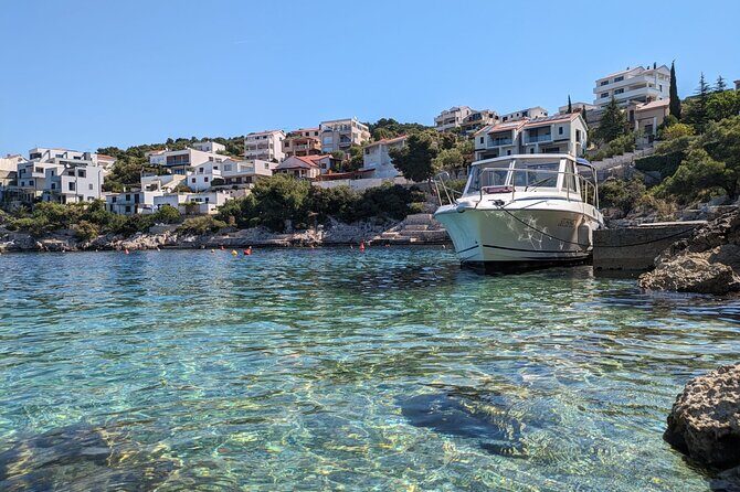 Experience Zadar Archipelago with private Antares sailing tour - Stop 1: Ošljak for traditional houses and a relaxed island walk