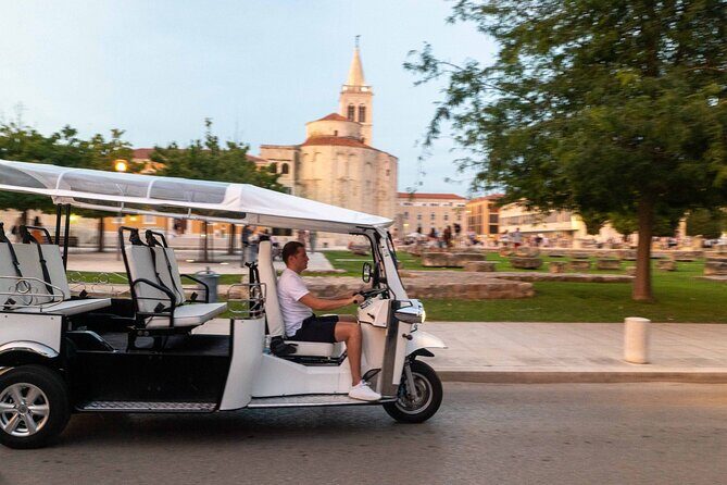 Panorama guided Zadar Eco Tuk Tuk tour - Old Town Fast Walk: St. Donatus and the Forum Area
