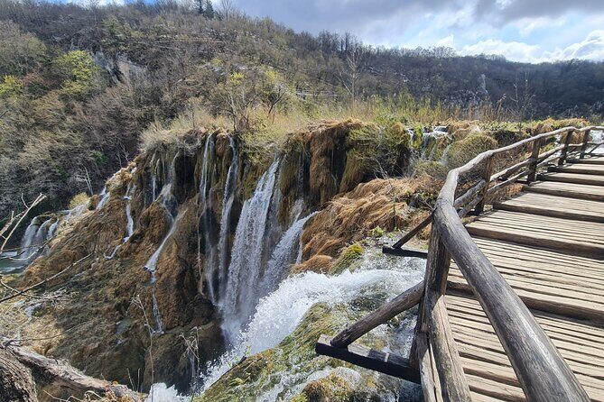 Plitvice Lakes Day Tour with Panoramic Boat Ride Ticket Reserved - Entering Plitvice smoothly: the Zadar start you’ll actually use