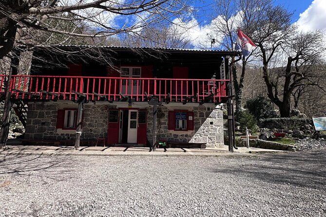 Private Paklenica Hiking Tour from Zadar up to 8 people - Lugarnica Mountain Hut: The Core Walk and Your First Real Break