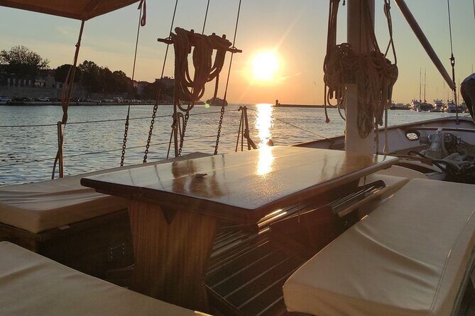 PRIVATE Romantic Sunset Boat Tour Zadar with Local Wine 1,5h - Local Wine on Board: The Small Luxury That Changes the Mood