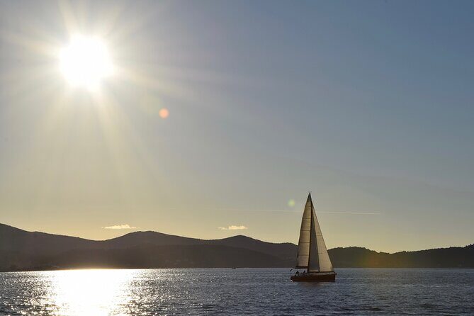 PRIVATE Romantic Sunset Boat Tour Zadar with Local Wine 1,5h - What a Private Boat Trip Changes for Your Group