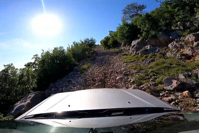 TuLove 4L, Velebit Safari, 4x4 off-road and hiking - The Guide Factor: Ivan Govorčin and a Safety-First Attitude