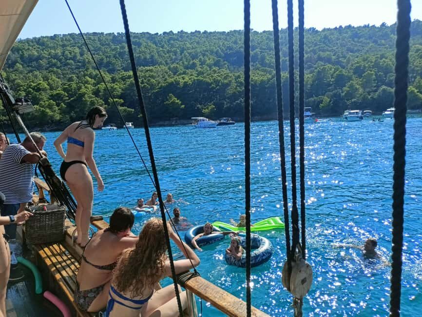 Zadar: Boat Tour with Unlimited Wine & 3 Stops - Timing and pace: 3 stops in 4 hours without feeling rushed