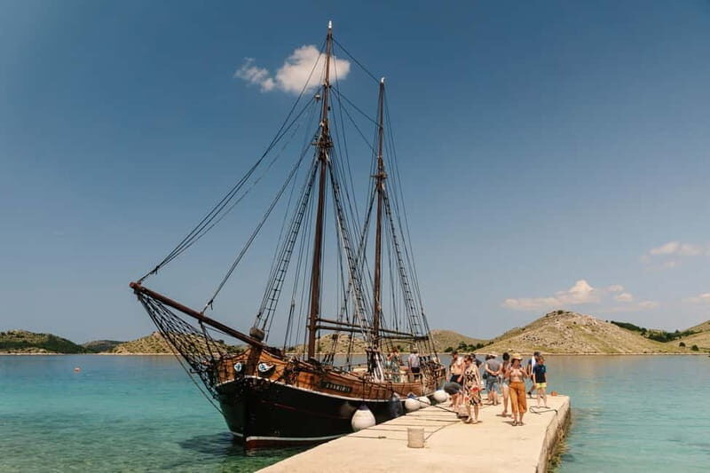 Zadar: Boat Tour with Unlimited Wine & 3 Stops - Getting to Gostilje Boat Excursions and finding the pier