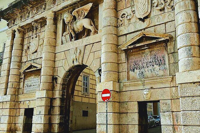 Zadar City Tour 90min Walk - Kalelarga and the City’s Gate Lines