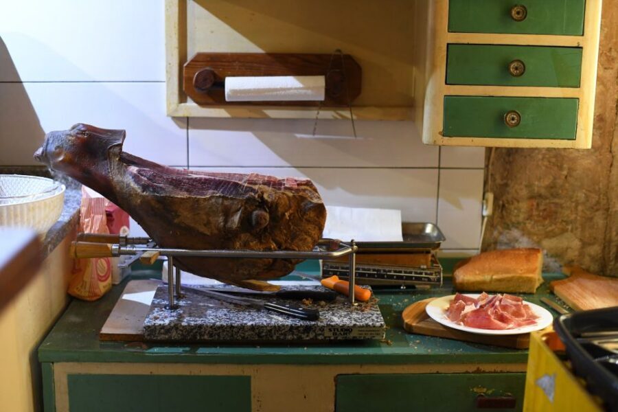 Zadar: Culinary Walking Tour with Food Tastings - Where This Zadar Food Walk Starts (Forum Square to First Bites)