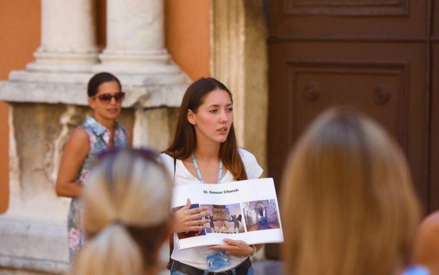 Zadar: Guided City Walking Tour - Five Wells Square: your quick start into old Zadar