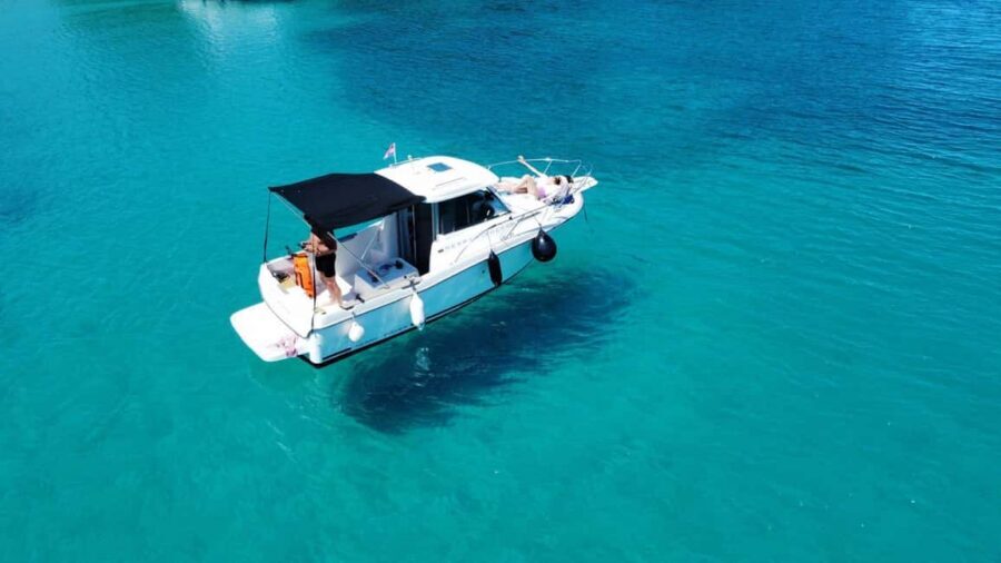 Zadar: Half-Day Island-Hopping and Lagoons Cruise with Fruit - Cruising along the coast: glimpses of everyday island life