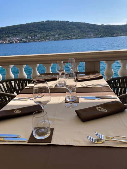 Zadar: Half-Day Island-Hopping and Lagoons Cruise with Fruit - The food and drinks: fruit, homemade white wine, and staying hydrated