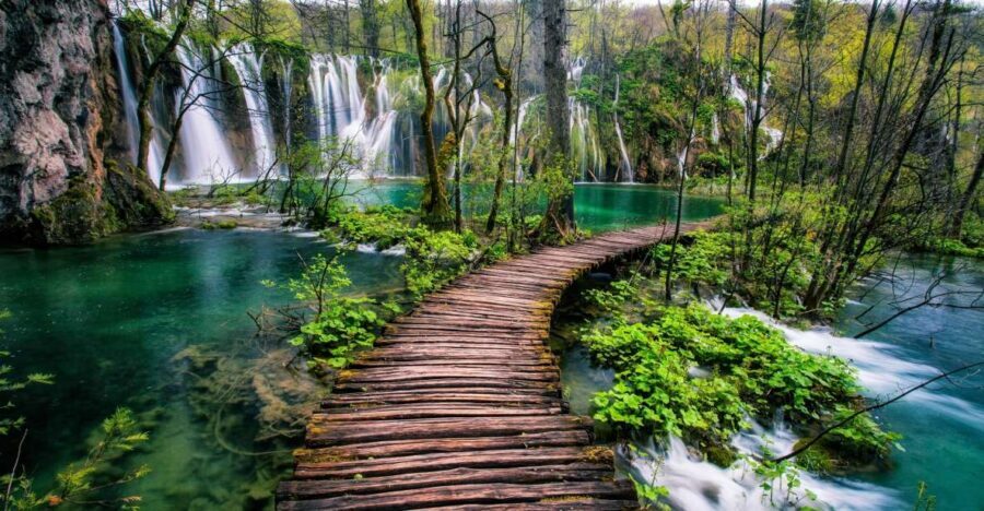 Zadar: Plitvice Lakes Guided Day Tour with Tickets - Key highlights worth planning for