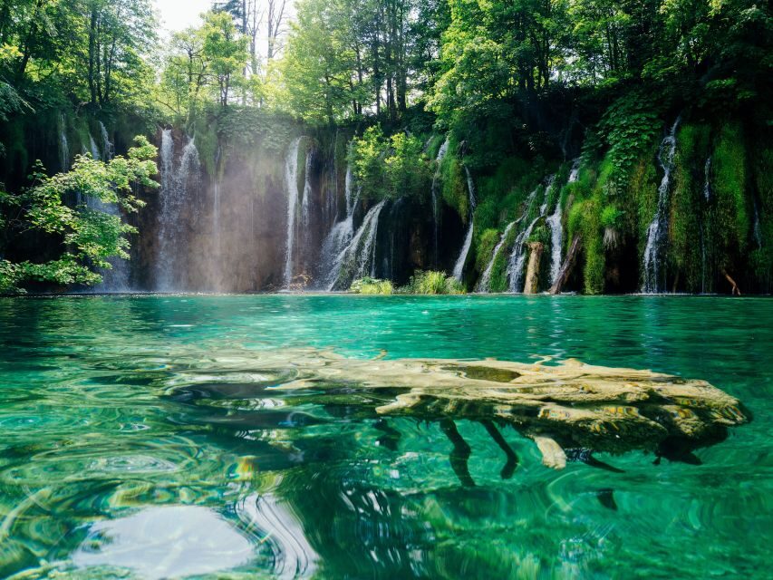 Zadar: Plitvice Lakes Guided Day Tour with Tickets - Morning pickup and the drive: setting you up before Plitvice