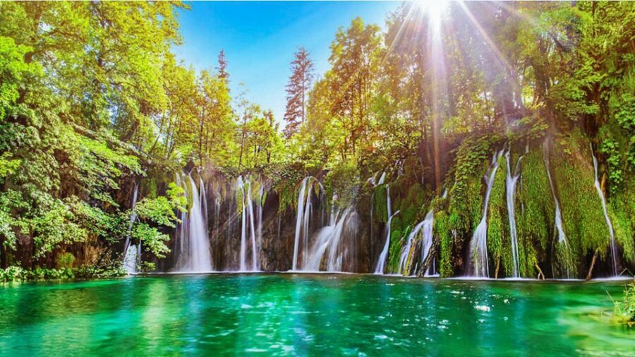 Zadar: Plitvice Lakes with Boat Ride and Zadar Old Town Tour - The morning drive from Zadar: use the time, don’t just zone out