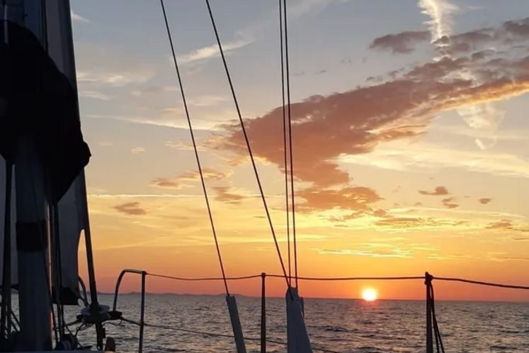 Zadar: Private Sunset Sailboat Tour with Drinks - Drinks on Deck: Wine Included, Food Optional (Plan Ahead)