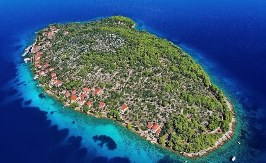 Zadar: RIB boat Tour to Hidden Bays with Snorkeling & Drinks - Kali on Ugljan Island: village wandering, pier swims, and seafood lunch options
