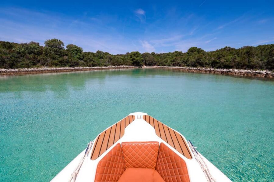 Zadar: Speedboat tour Best of 4 Islands 6 Stops with Lunch! - Meeting point in Zadar: find Šime and Tome and get your bearings fast