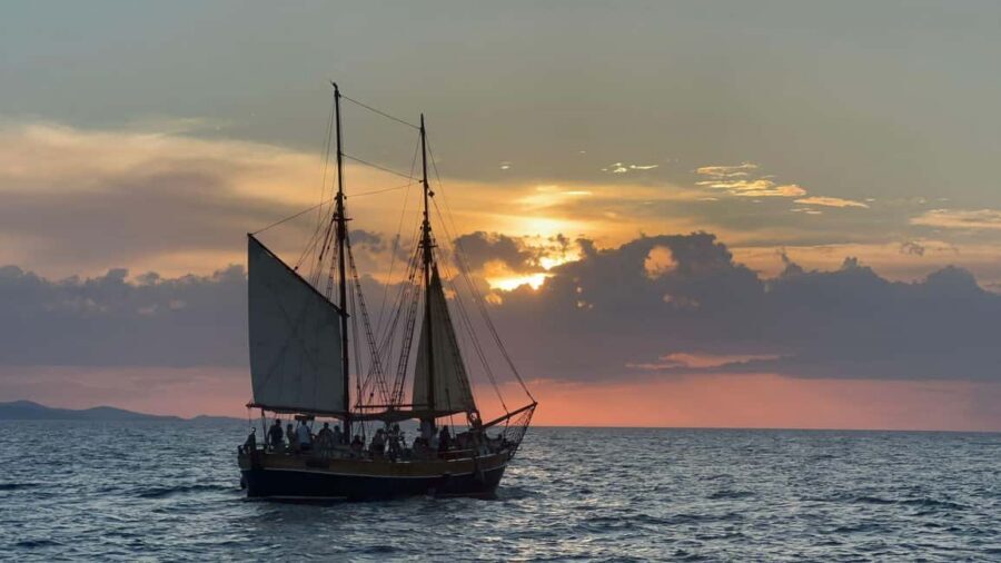 Zadar: Sunset Cruise on Traditional Boat with Wine - The 1.5-hour ride: what the experience looks like in real time