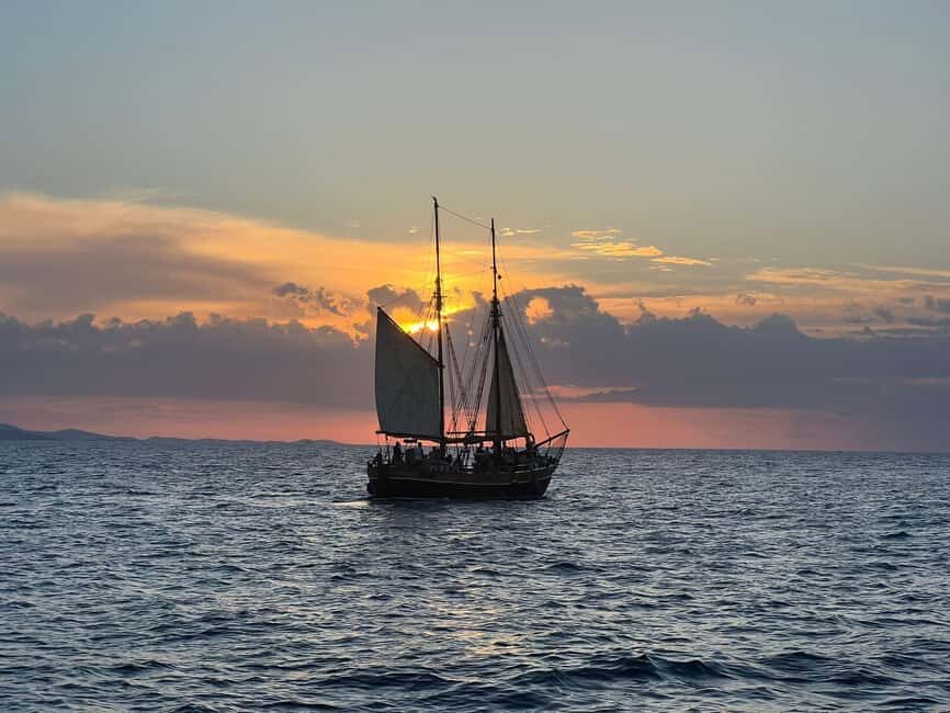 Zadar: Sunset Cruise on Traditional Boat with Wine - Crowds vs. calm: why 1.5 hours on the water beats waiting on land
