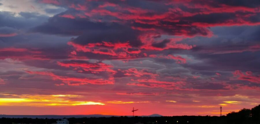Zadar: Sunset & Nighttime Cruise with Sparkling Wine - Cruise out: sightseeing time and the first sunset photo stop