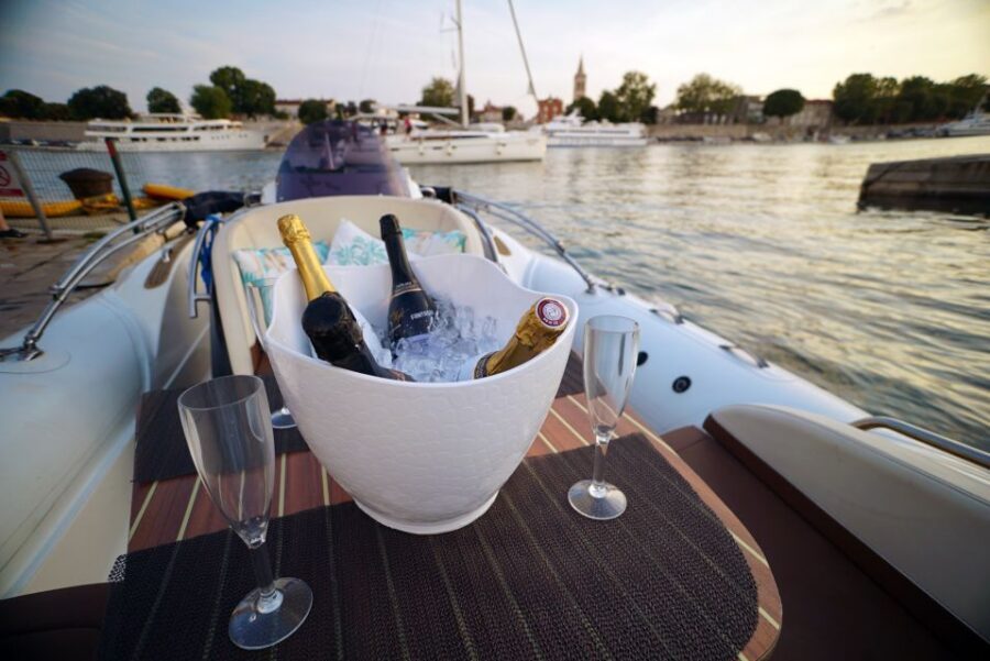 Zadar: Sunset & Nighttime Cruise with Sparkling Wine - Uvala Jazine: the calm end of the loop