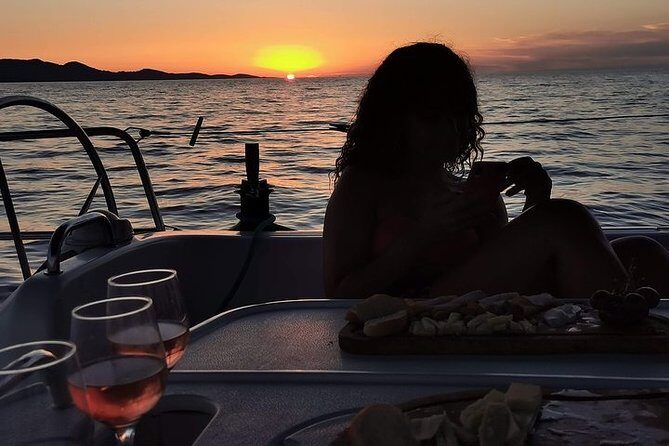 Zadar Sunset sailing experience - Leaving Old City Harbour: the scenic warm-up before the sunset