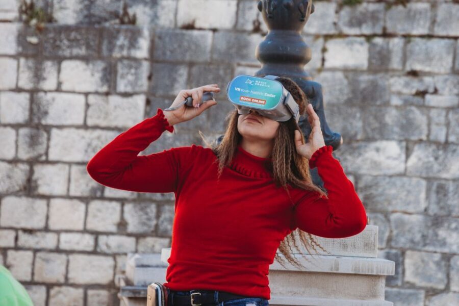 Zadar: Virtual Reality Guided History Walking Tour - Language, guide style, and what to do if VR feels weird
