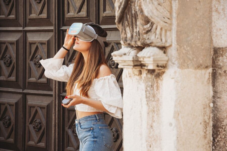 Zadar: Virtual Reality Guided History Walking Tour - Starting at Sea Gate: getting oriented in Zadar old town
